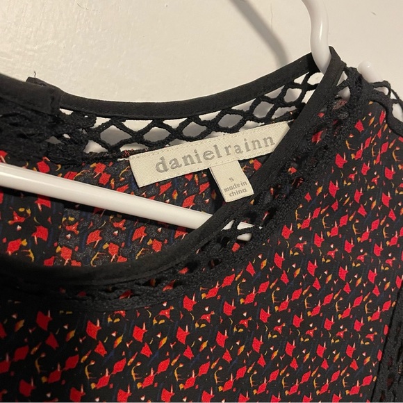 ✨ Last Chance Daniel Rainn Printed Blouse Size Small - Picture 3 of 5